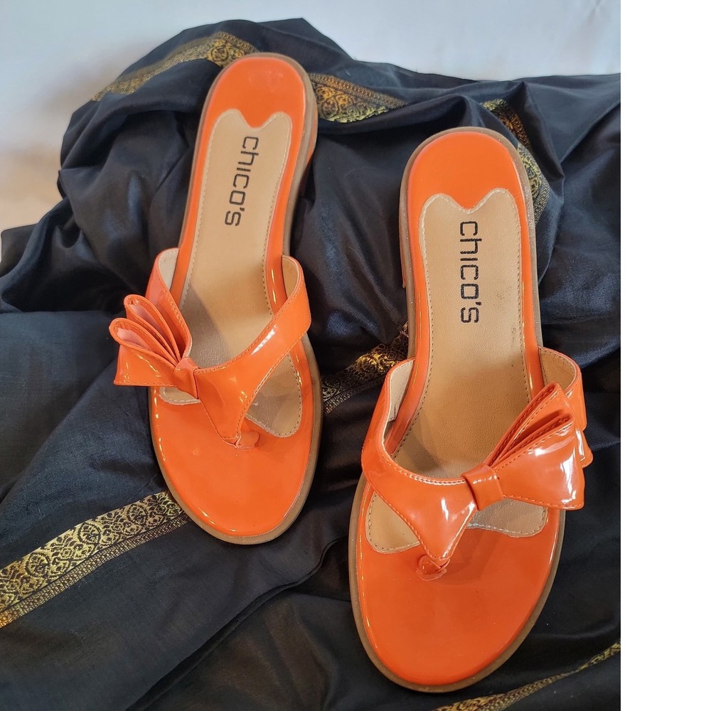 Chicos Womens Orange Patent Bow Thong Sandals Flat Slides Size 8.5 M